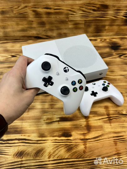 Xbox One S 1Tb Digital, 2 Геймпада