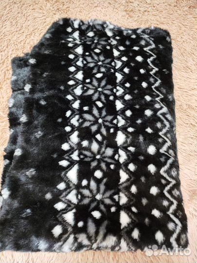 Искусственный чёрный мех