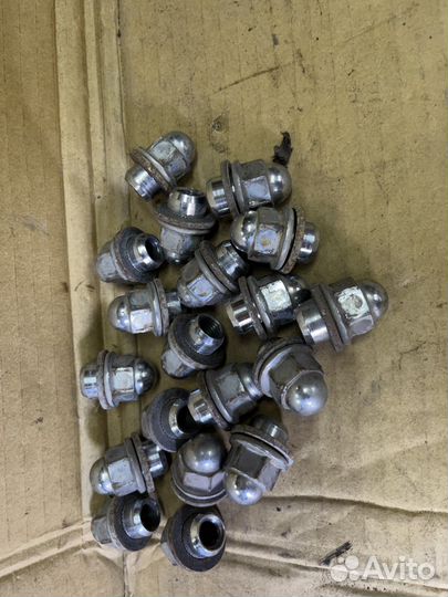 Колесные гайки