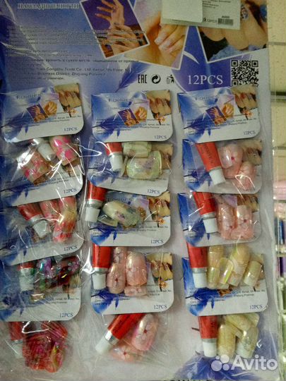 Накладные ногти с клеем