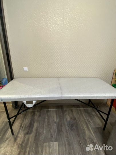 Кушетка и этажерка (столик косметолога)