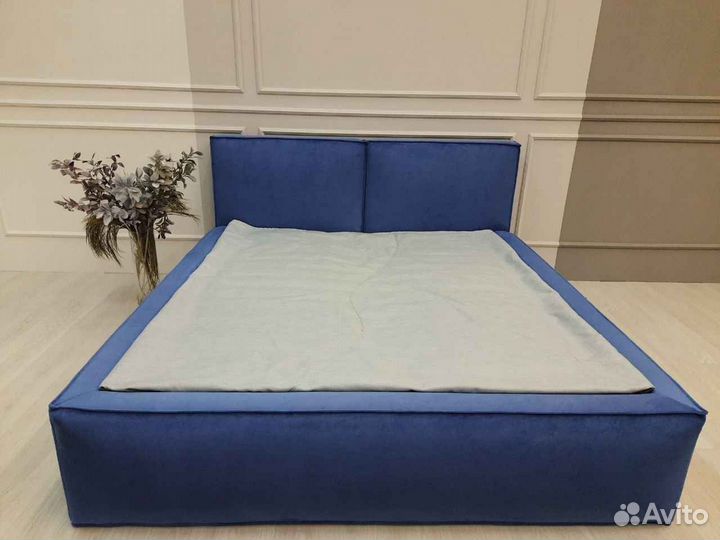 Кровать с подъемным механизмом