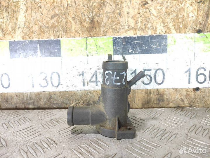 Фланец системы охлаждения Volkswagen Passat b3 b3