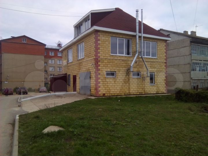 Коттедж 400 м² на участке 4 сот.