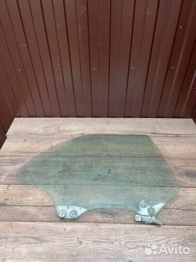 Стекло двери заднее правое Subaru Impreza GF6