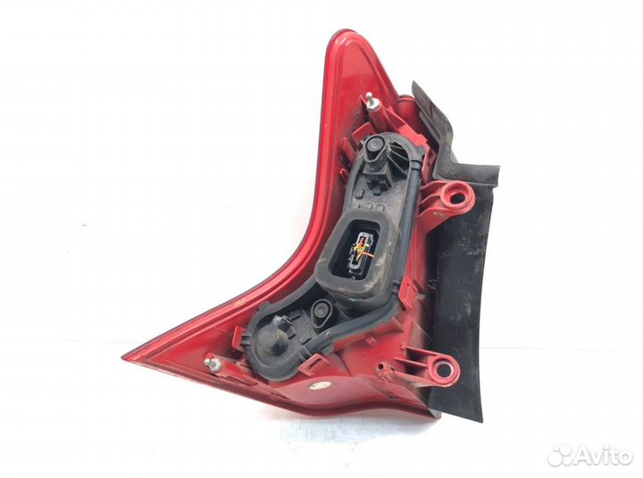 Фонарь задний правый Peugeot 3008 1.6 HDI 2010