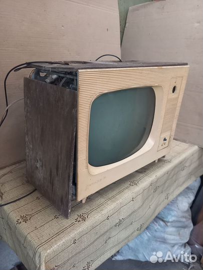 Телевизор 