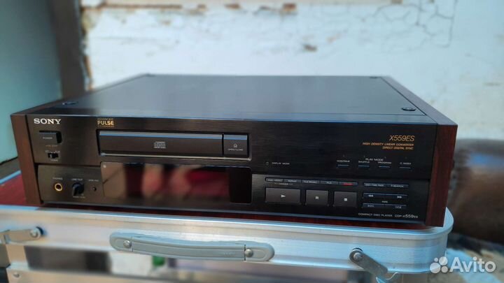 Sony x559es