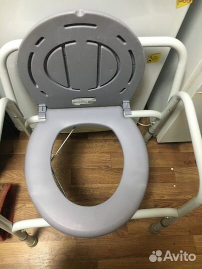 Санитарный стул туалет с ведром