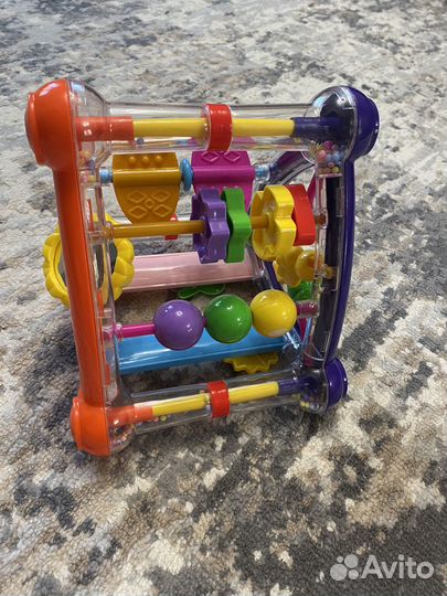 Игрушка развивающая треугольник