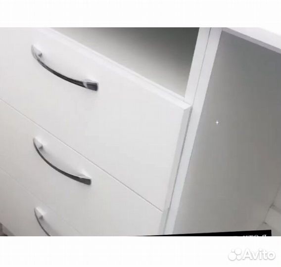 Продам стол-ресепшн, полки для экономпанелей