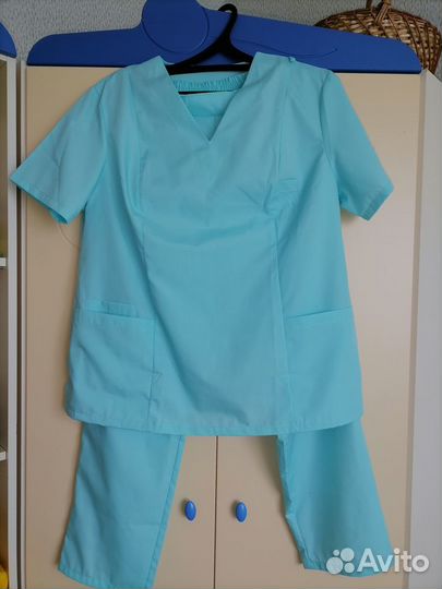 Медицинский костюм женский новый