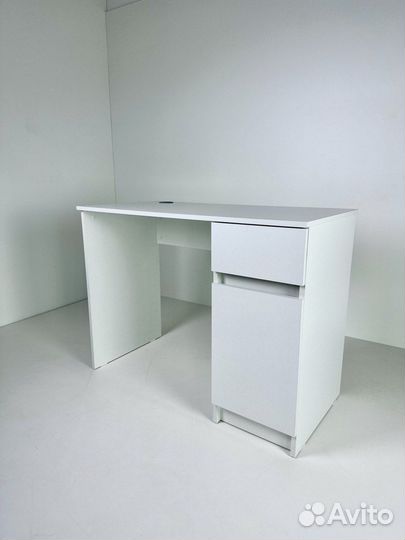 Столы в наличии новые