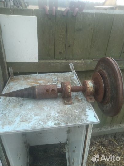 Винтовой дровокол