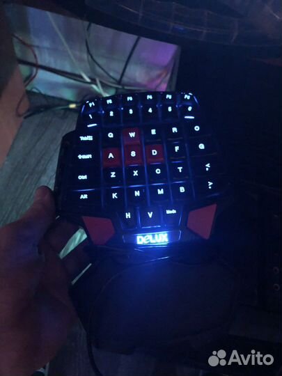 Игровая клавиатура Delux T9 Hitman