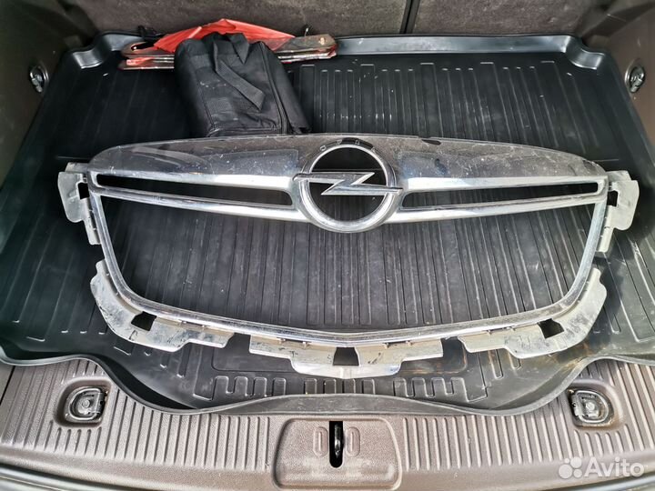 Решетка радиатора хром Opel Mokka