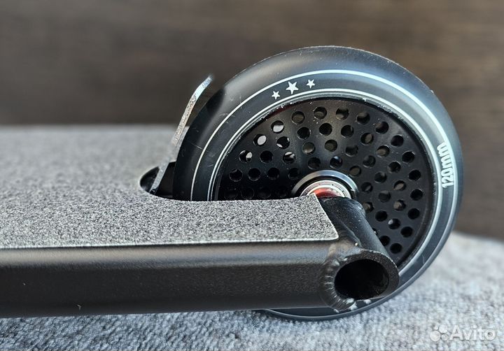 Самокат трюковой для взрослых С 703 чер