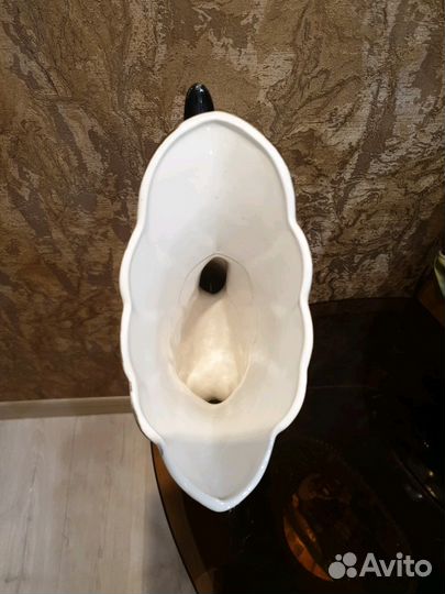 Ваза Лебедь