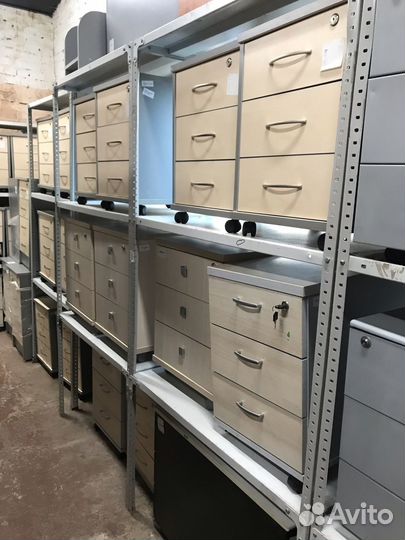 Тумбы светлые