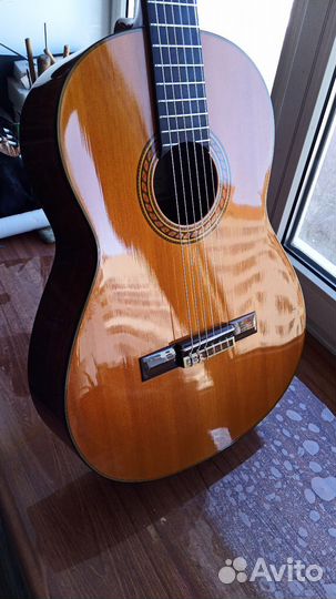 Кл. гитара Yamaha, массив. Как новая