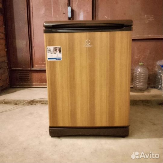 Холодильник мини бу Indesit