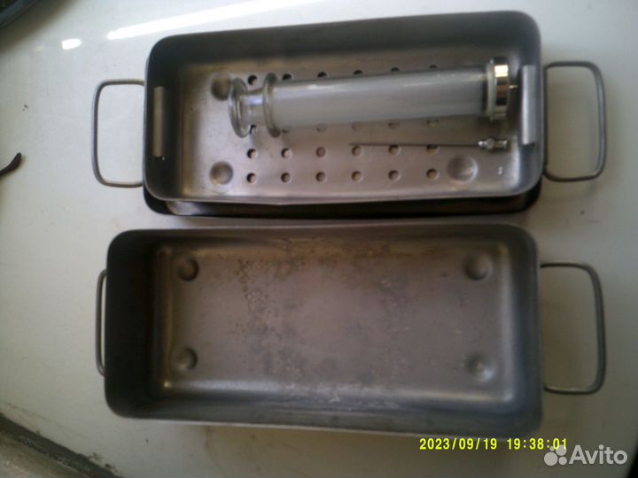 Стерилизатор из СССР и шприц