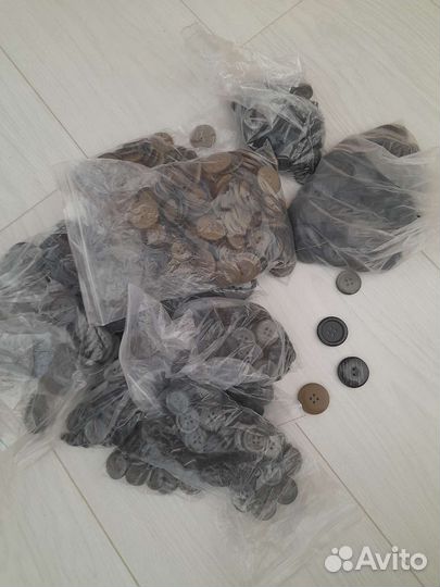 Пуговицы
