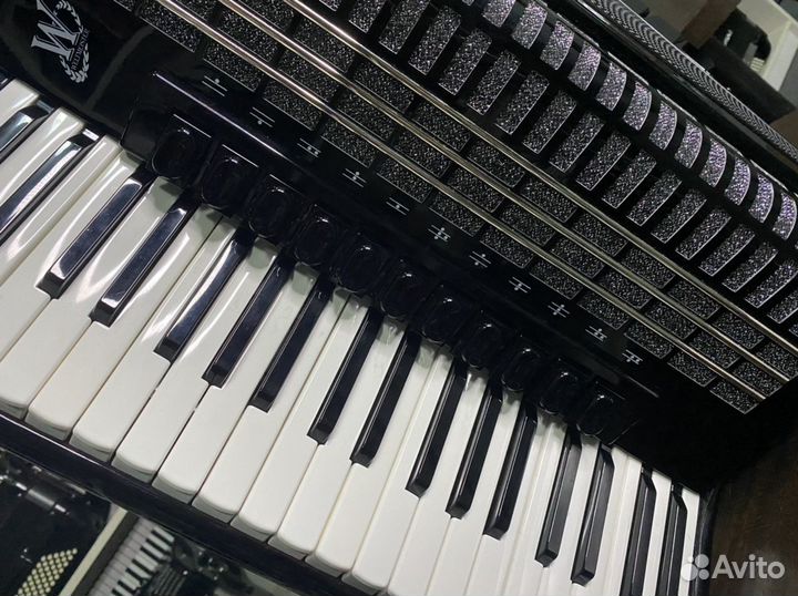 Аккордеон Weltmeister Saphir с гарантией