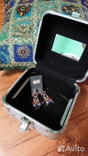 Бьюти-кейс для украшений на замке