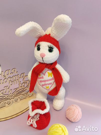 Вязаная игрушка. Ручная работа. Зайка
