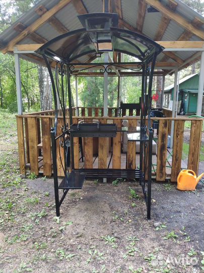 Мангал с крышей