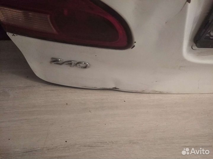 Продам заднюю дверь багажника