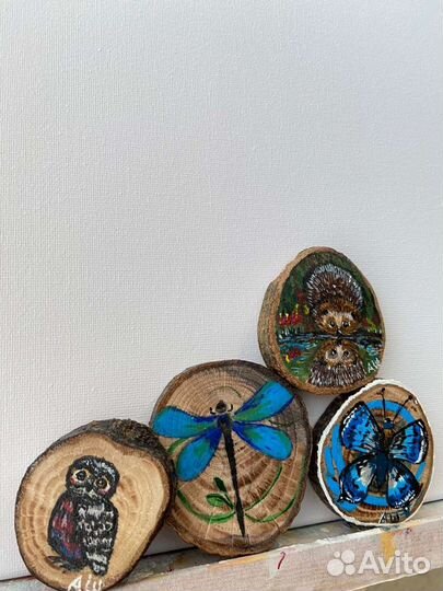 Миниатюры на спиле дерева