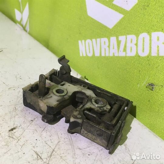 Замок двери задней левой Ауди 80 Б2