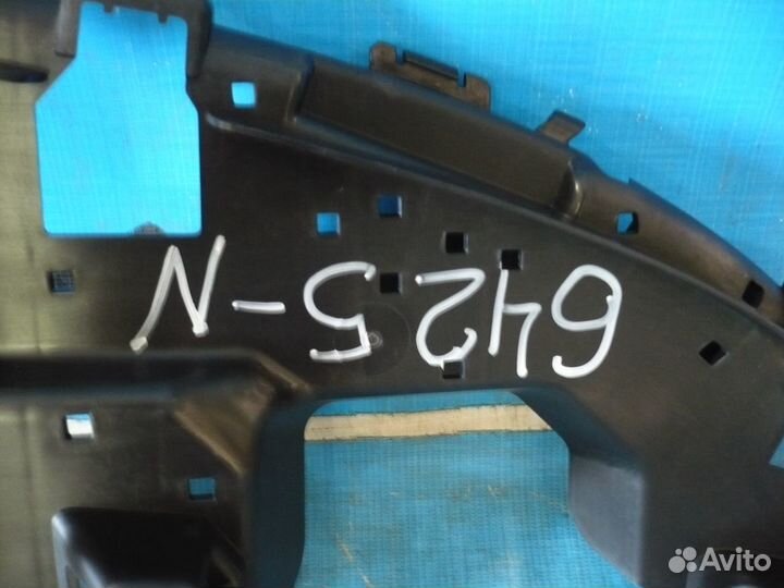 Mercedes C-Classe W205 Кронштейн бампера новый