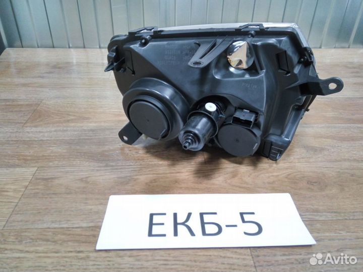 Фара левая Renault Duster 1 2011