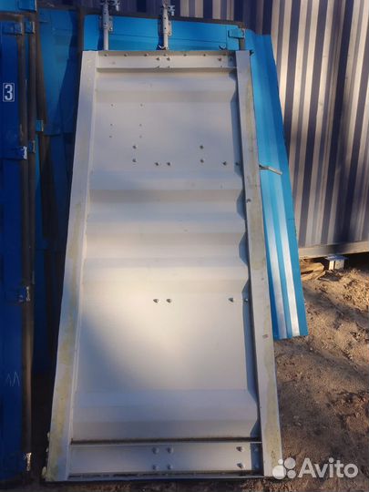 Двери от контейнера морского