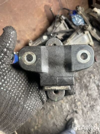 Подушка раздатки Сузуки гранд витара 2.0 98-05