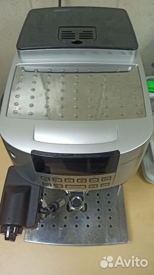 Кофемашина Delonghi magnifica S