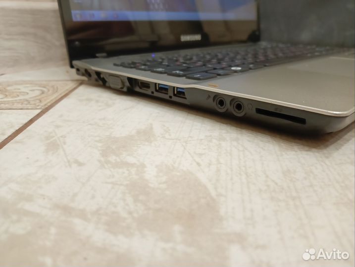 Быстрый Samsung Core i5 2410m GT520m