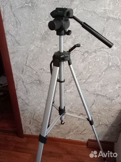 Штатив для фотоаппарата