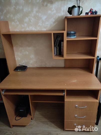 Компьютерный стол