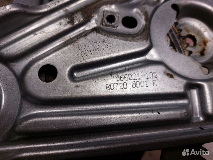 Стеклоподъемник передний правый Renault Megane 3