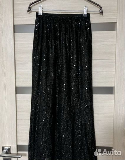 Юбка в пайетках черная макси