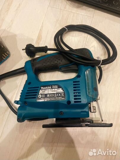 Электролобзик makita