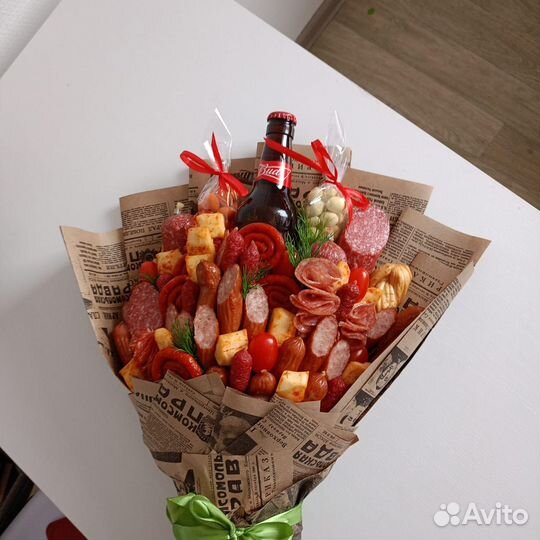 Мужской букет колбасок, колбасный букет