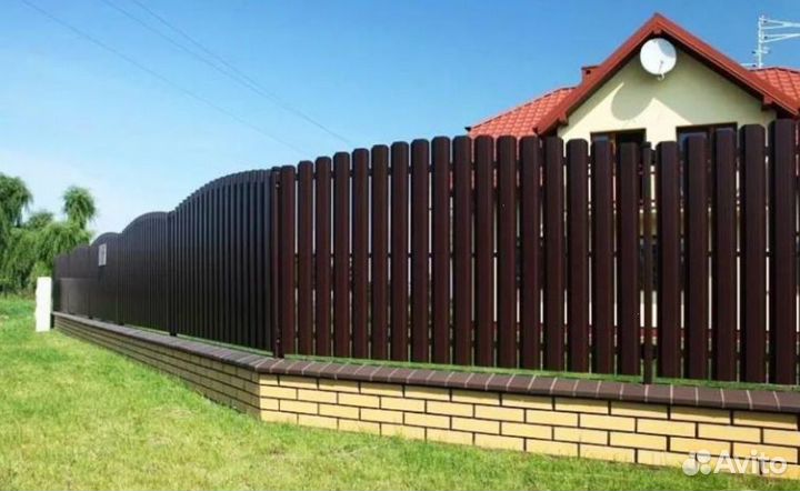 Забор из евроштакетника профессионально качественн