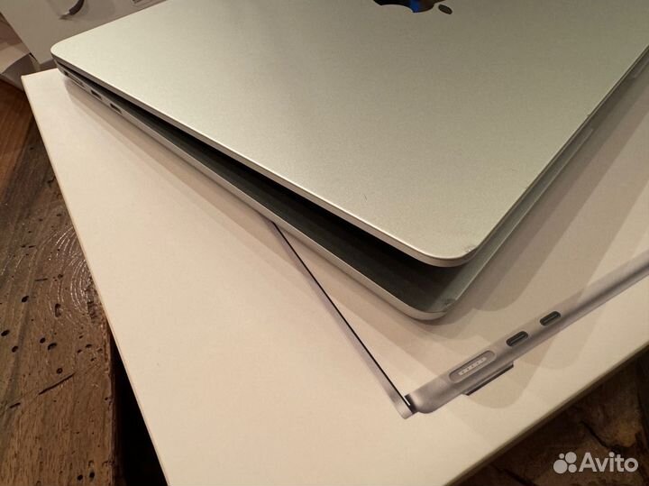 MacBook Air 13 M2/8 GB/256 SSD/Silver/99% акб