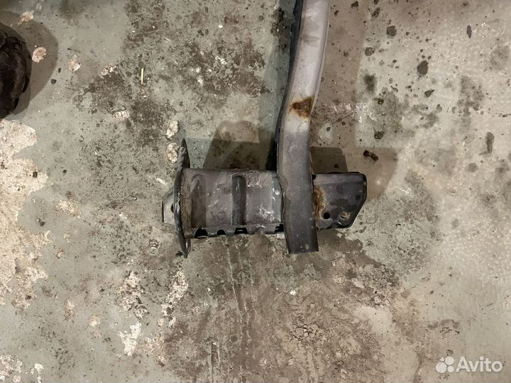 Усилитель бампера передний honda accord 8 2012 г.в