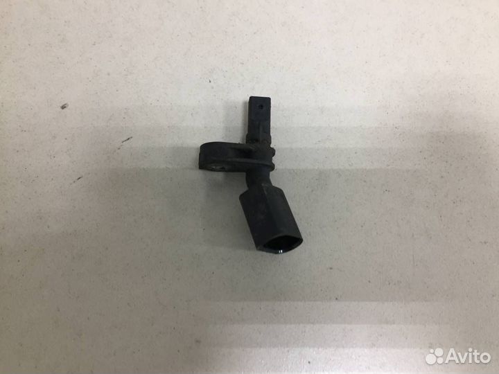 Датчик ABS передний левый Skoda Rapid 2012-2020